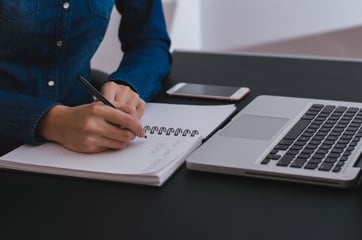 Prise de note avec l'IA : votre arme secrète pour maximiser la productivité de votre entreprise