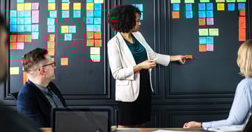 Marketing interne VS marketing d’agence : 8 facteurs clés